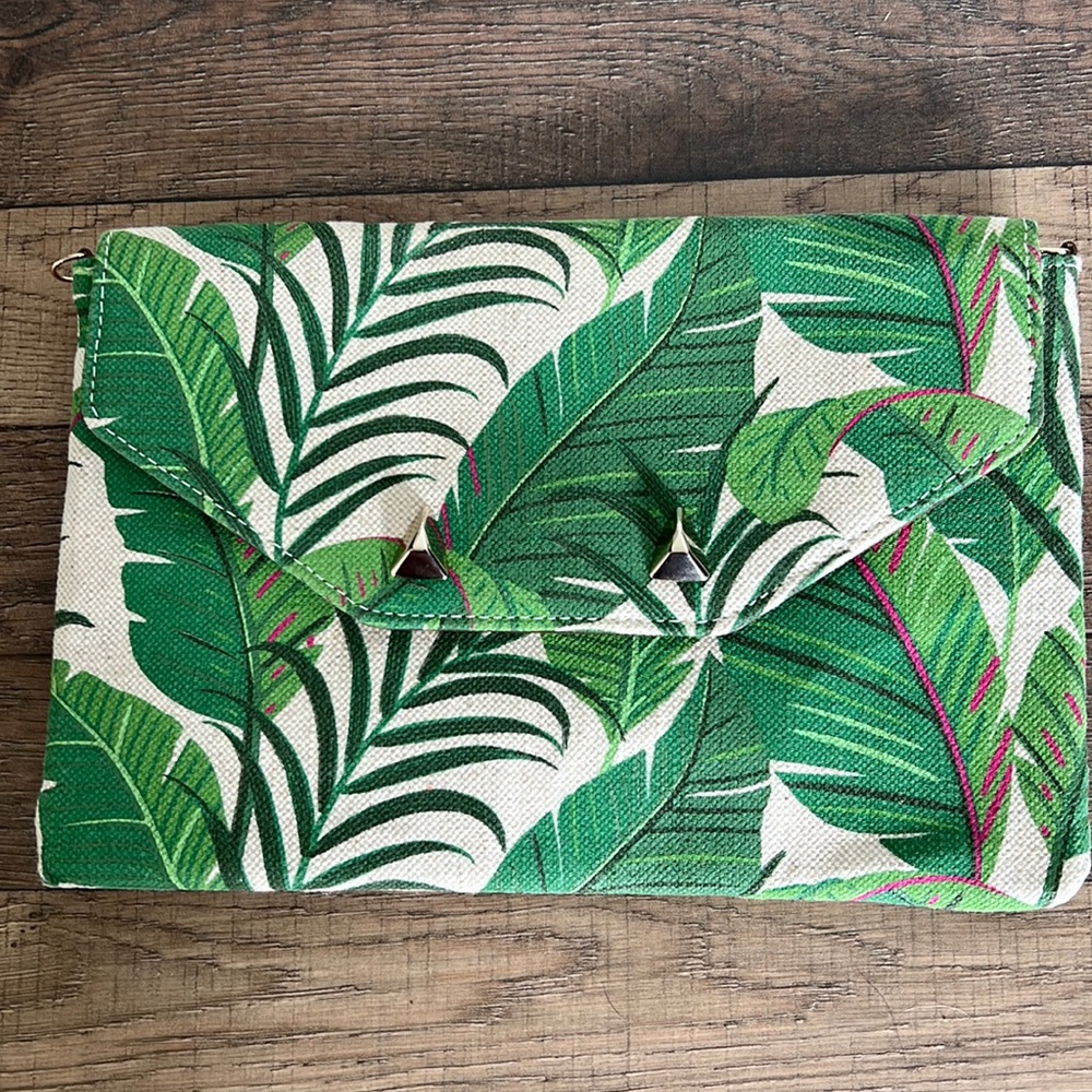 EUC Stella & Dot Clutch